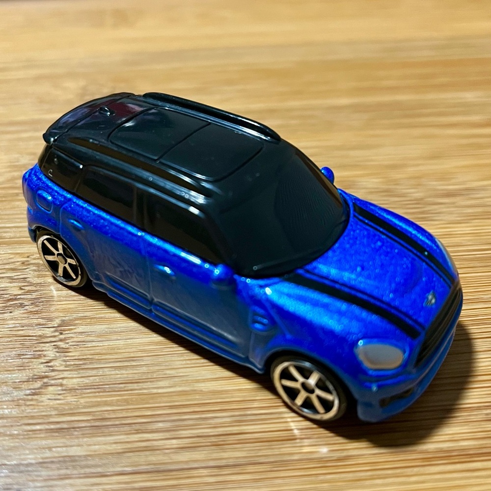 Maisto MINI COOPER COUNTRYMAN DIE CAST CAR SUV Blue & Black